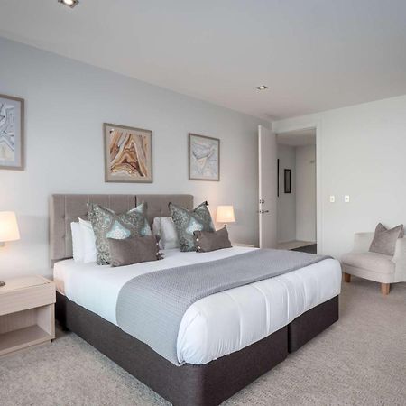 Papillon, A Relax It'S Done Luxury Holiday Home クイーンズタウン エクステリア 写真