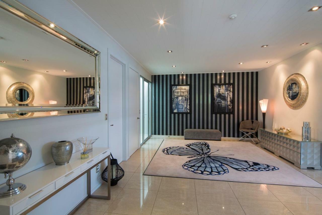 Papillon, A Relax It'S Done Luxury Holiday Home クイーンズタウン エクステリア 写真